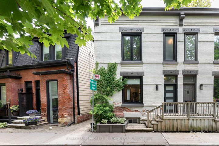 Photo 1 at 137 Marlborough Place, Annex, Toronto