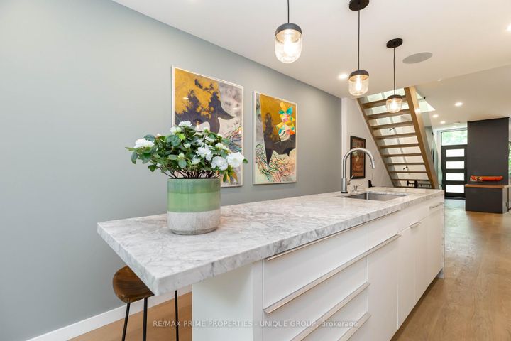 Photo 14 at 137 Marlborough Place, Annex, Toronto
