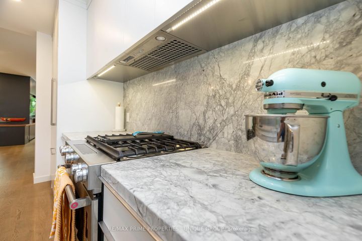 Photo 15 at 137 Marlborough Place, Annex, Toronto