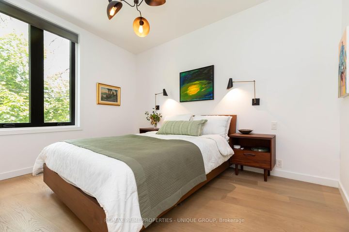 Photo 18 at 137 Marlborough Place, Annex, Toronto