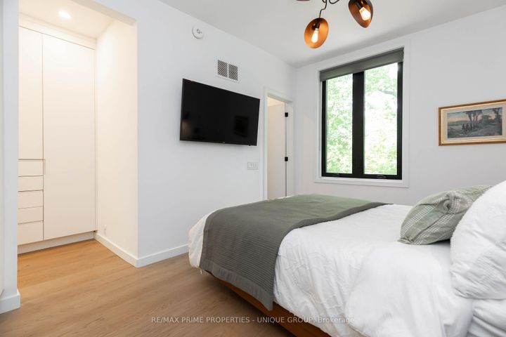Photo 20 at 137 Marlborough Place, Annex, Toronto