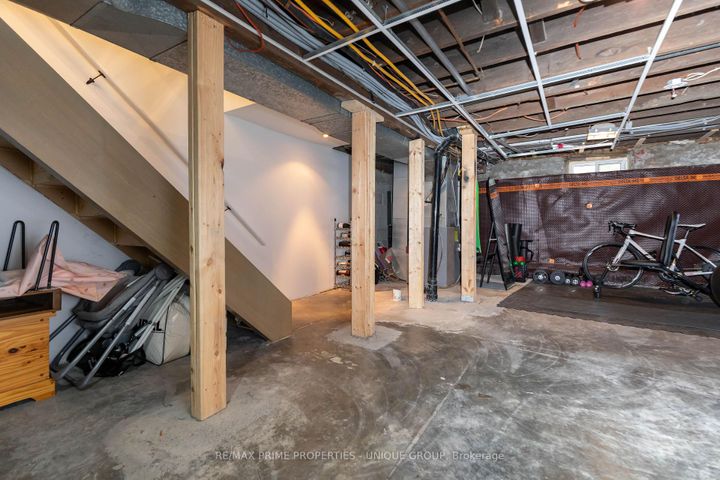 Photo 32 at 137 Marlborough Place, Annex, Toronto