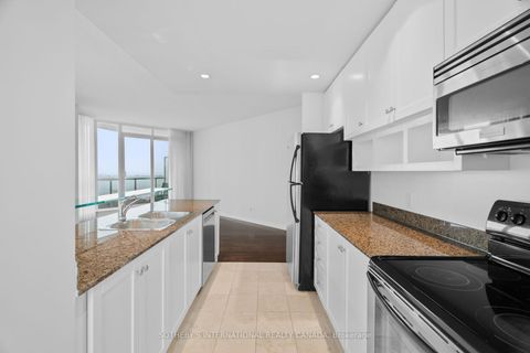 Photo 11 at 2202 - 218 Queens Quay, Waterfront Communities C1, Toronto