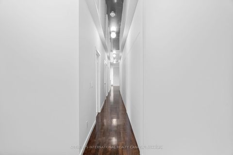 Photo 15 at 2202 - 218 Queens Quay, Waterfront Communities C1, Toronto