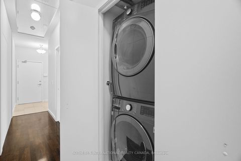 Photo 23 at 2202 - 218 Queens Quay, Waterfront Communities C1, Toronto