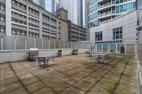 Photo 24 at 2202 - 218 Queens Quay, Waterfront Communities C1, Toronto