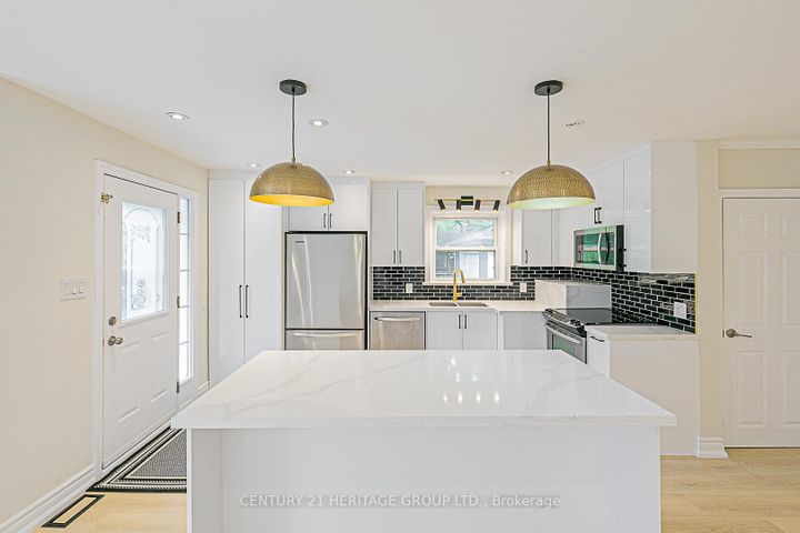 Photo 3 at 893 Srigley Street, College Manor, Newmarket