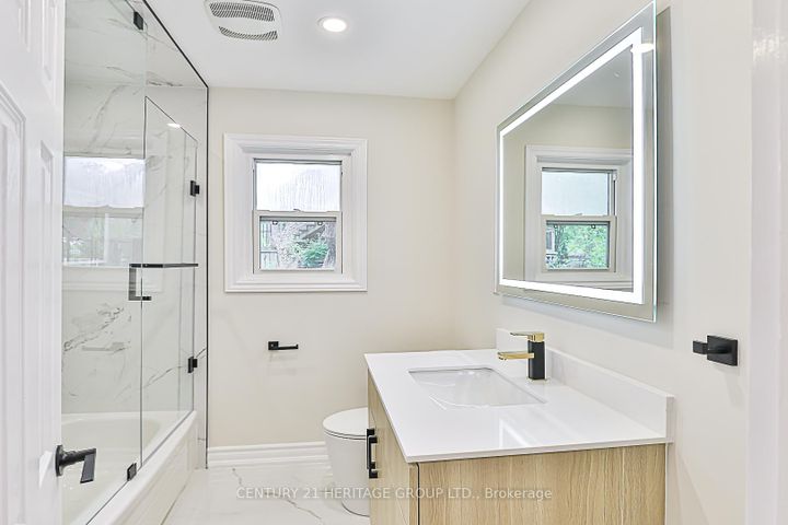 Photo 7 at 893 Srigley Street, College Manor, Newmarket