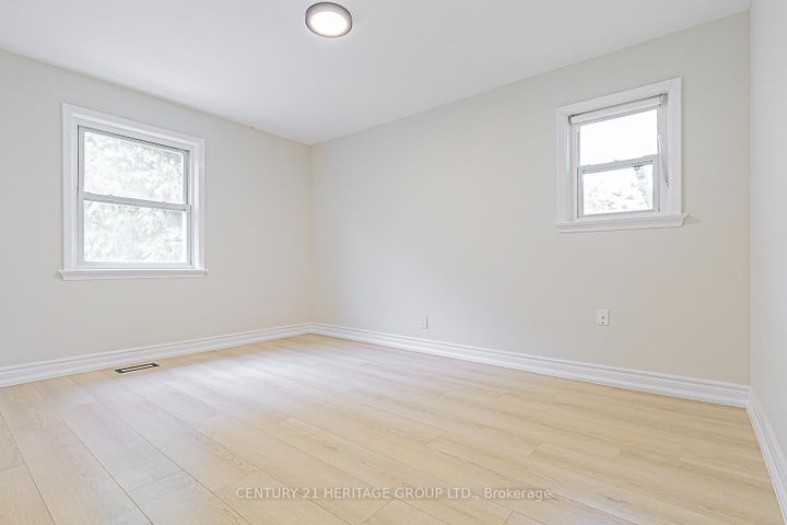 Photo 9 at 893 Srigley Street, College Manor, Newmarket