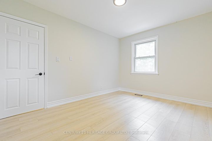 Photo 10 at 893 Srigley Street, College Manor, Newmarket
