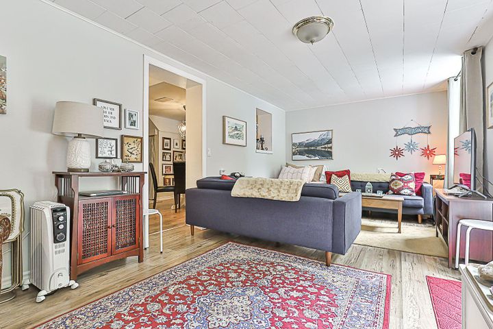 Photo 14 at 893 Srigley Street, College Manor, Newmarket