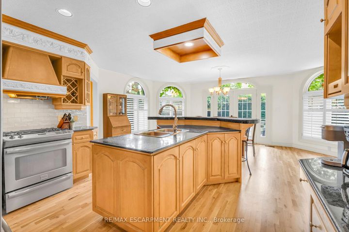 Photo 12 at 484 Bush Drive, Ancaster, Hamilton