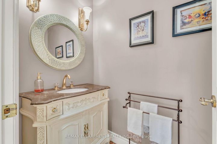Photo 17 at 484 Bush Drive, Ancaster, Hamilton