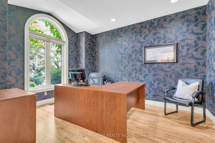Photo 18 at 484 Bush Drive, Ancaster, Hamilton