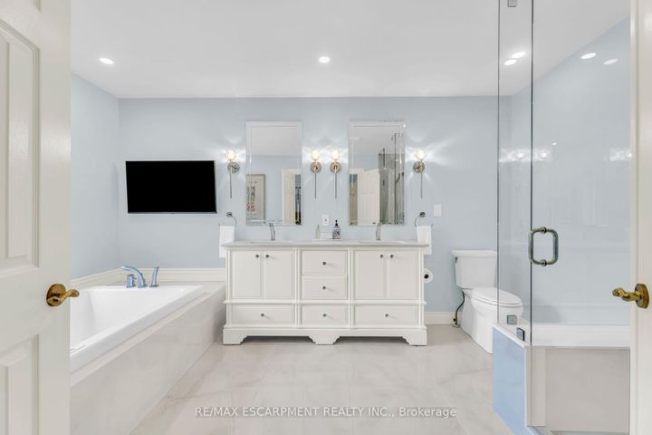 Photo 21 at 484 Bush Drive, Ancaster, Hamilton