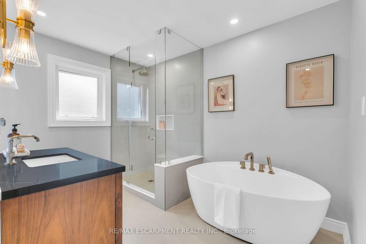 Photo 28 at 484 Bush Drive, Ancaster, Hamilton