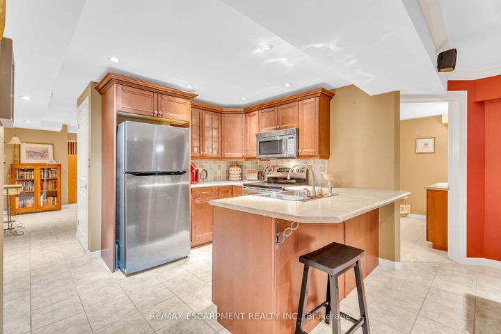 Photo 31 at 484 Bush Drive, Ancaster, Hamilton