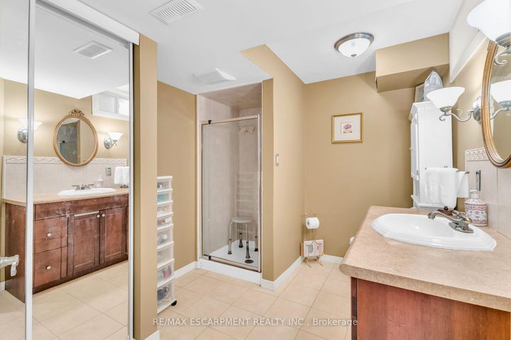 Photo 36 at 484 Bush Drive, Ancaster, Hamilton