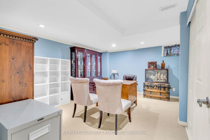 Photo 37 at 484 Bush Drive, Ancaster, Hamilton