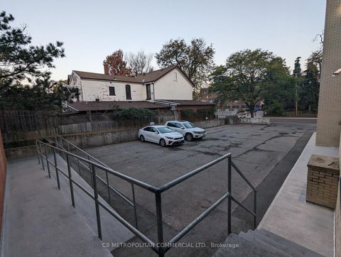 Photo 1 at 1 - 150 Beverley Street, Chinatown, Toronto