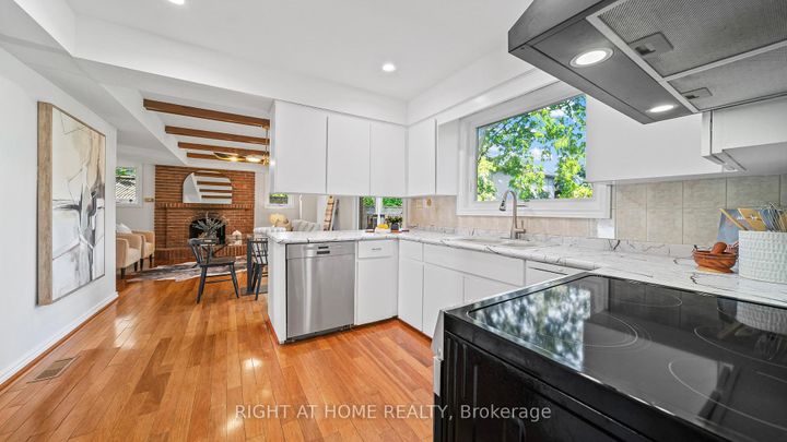 Photo 9 at 17 Glen Meadow Court, City Centre West, Toronto
