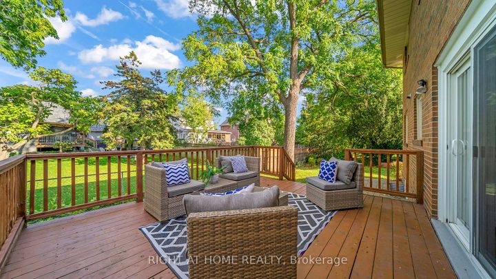 Photo 11 at 17 Glen Meadow Court, City Centre West, Toronto