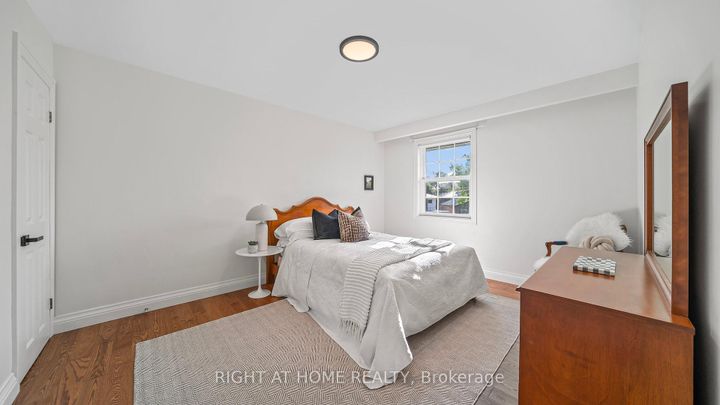 Photo 18 at 17 Glen Meadow Court, City Centre West, Toronto