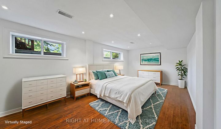 Photo 24 at 17 Glen Meadow Court, City Centre West, Toronto