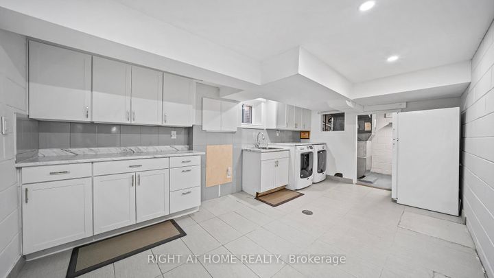 Photo 28 at 17 Glen Meadow Court, City Centre West, Toronto