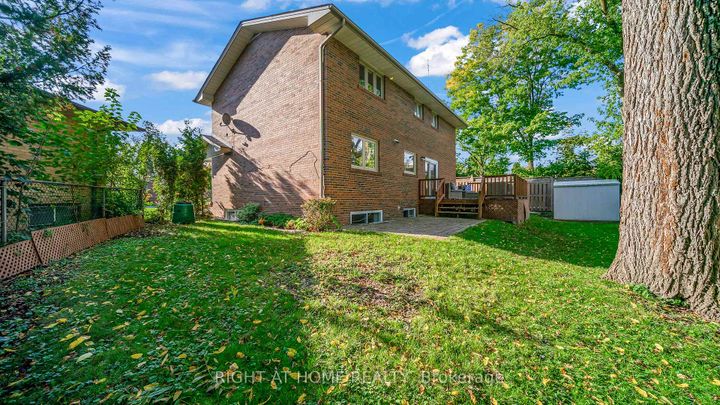 Photo 33 at 17 Glen Meadow Court, City Centre West, Toronto