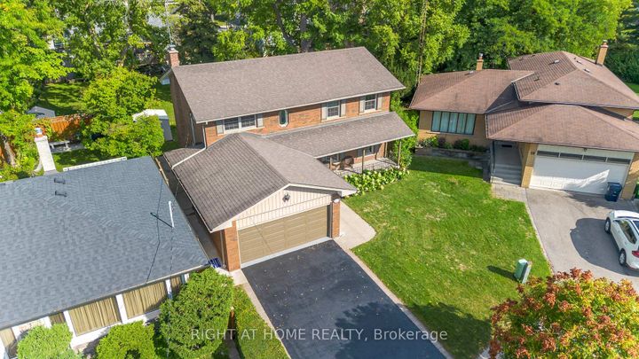 Photo 34 at 17 Glen Meadow Court, City Centre West, Toronto