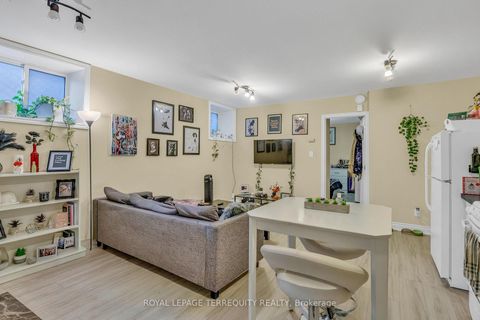 Photo 21 at 51 Claxton Boulevard, Cedarvale, Toronto