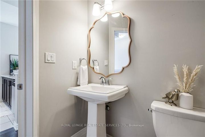 Photo 17 at 47 - 201 Westbank Trail, Stoney Creek Mountain, Hamilton