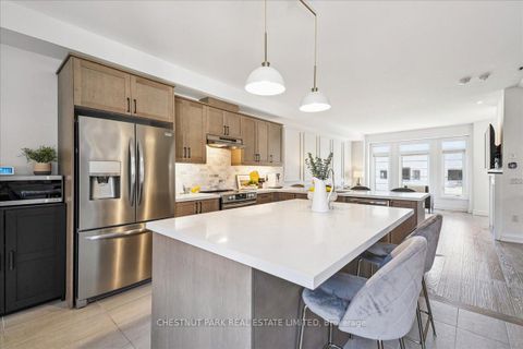 Photo 13 at 4005 Sixth Line, GO Glenorchy, Oakville