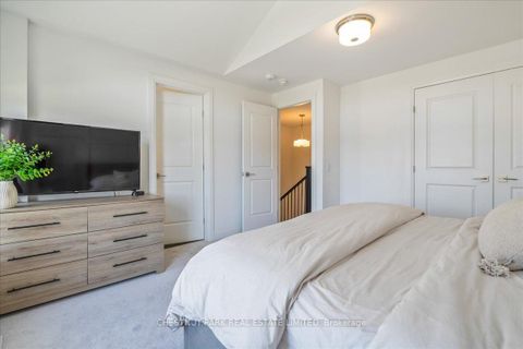 Photo 22 at 4005 Sixth Line, GO Glenorchy, Oakville
