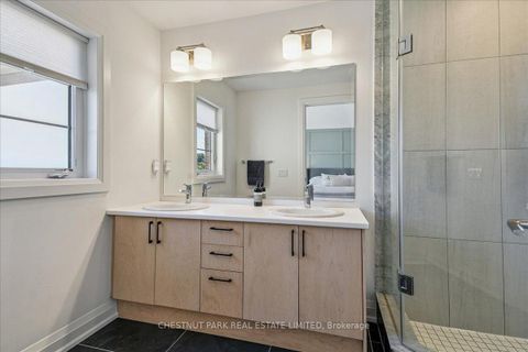 Photo 23 at 4005 Sixth Line, GO Glenorchy, Oakville