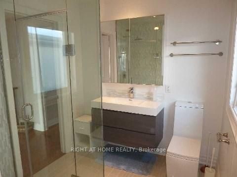 Photo 9 at 497 Broadway Avenue, Leaside, Toronto