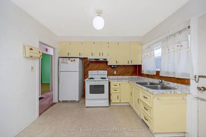 Photo 10 at 96 Churchill Road, AC Acton, Halton Hills