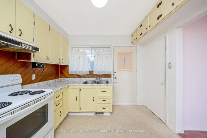 Photo 13 at 96 Churchill Road, AC Acton, Halton Hills
