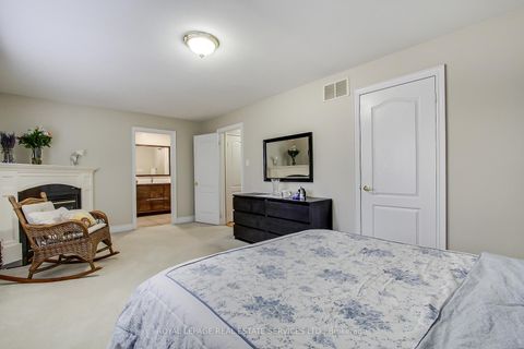 Photo 23 at 3 Tyre Avenue, City Centre West, Toronto