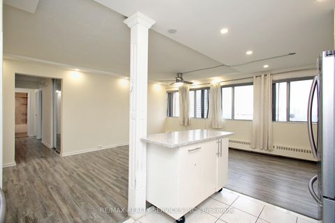 Photo 8 at 2007 - 10 Sunny Glen Way, Flemingdon Park, Toronto
