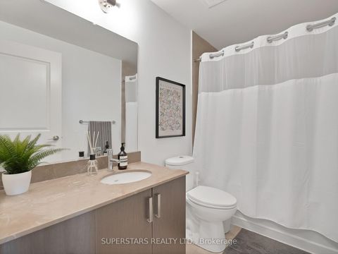 Photo 13 at 620 - 7608 Yonge Street, Yorkhill, Vaughan Photo 13 at 620 - 7608 Yonge Street, Yorkhill, Vaughan