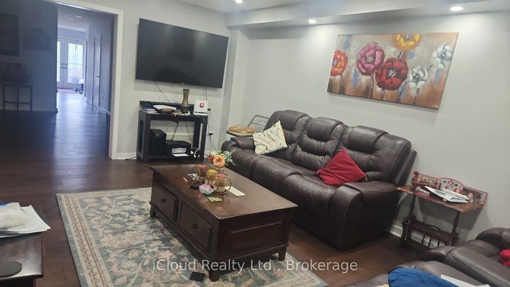 Photo 2 at 88 West Glen Avenue, Stoney Creek Mountain, Hamilton