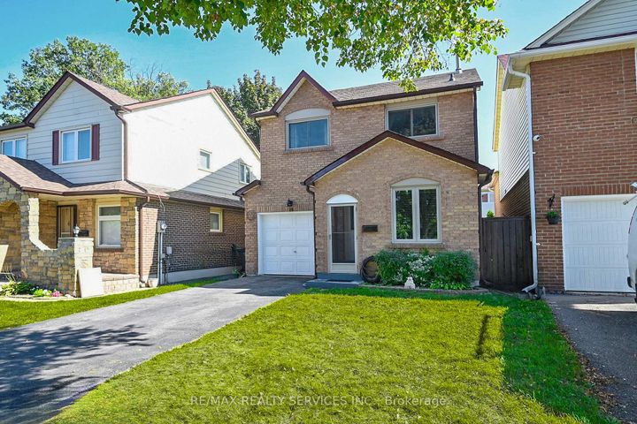 Photo 1 at 14 Bryant Court, Brampton West, Brampton