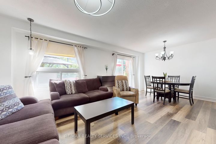 Photo 7 at 14 Bryant Court, Brampton West, Brampton