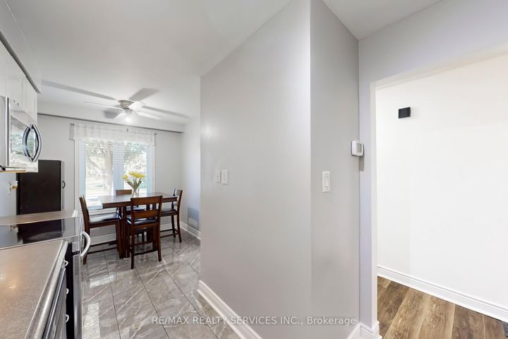 Photo 13 at 14 Bryant Court, Brampton West, Brampton