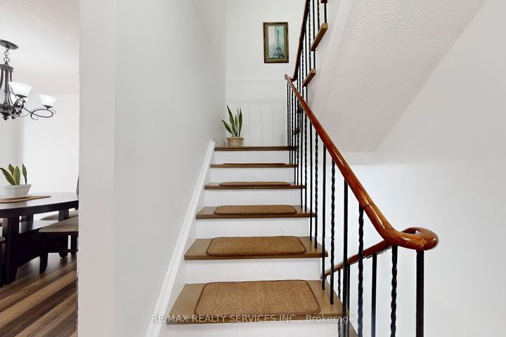 Photo 16 at 14 Bryant Court, Brampton West, Brampton