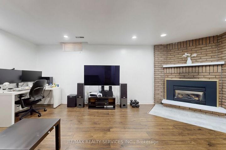 Photo 30 at 14 Bryant Court, Brampton West, Brampton