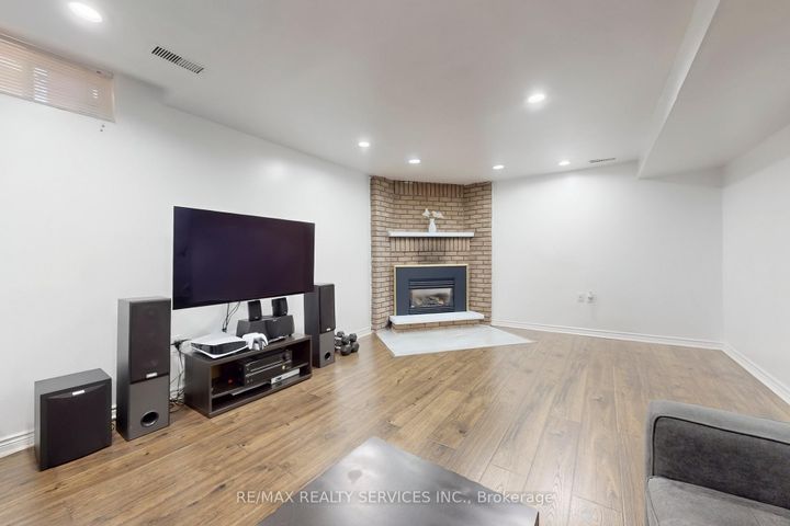 Photo 31 at 14 Bryant Court, Brampton West, Brampton