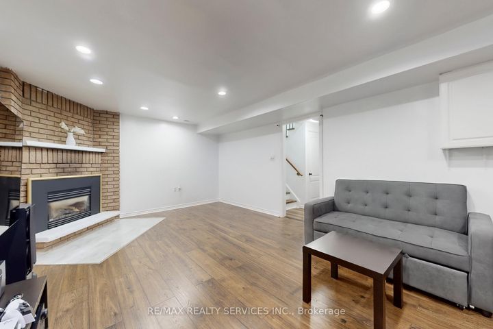 Photo 32 at 14 Bryant Court, Brampton West, Brampton